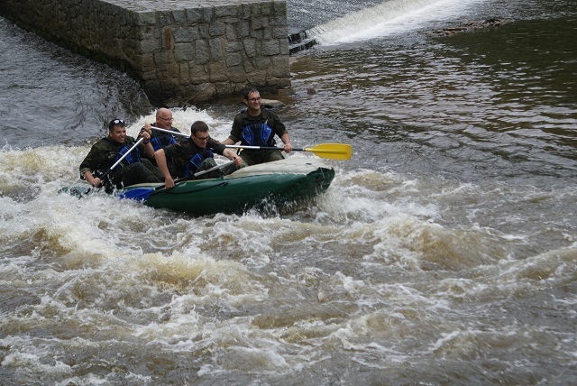 Výcvik v přesunech na raftu, obr. 1