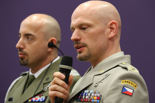 O svých osobních zkušenostech z nasazení v Afghánistánu vyprávěl podplukovník Ivo Zelinka