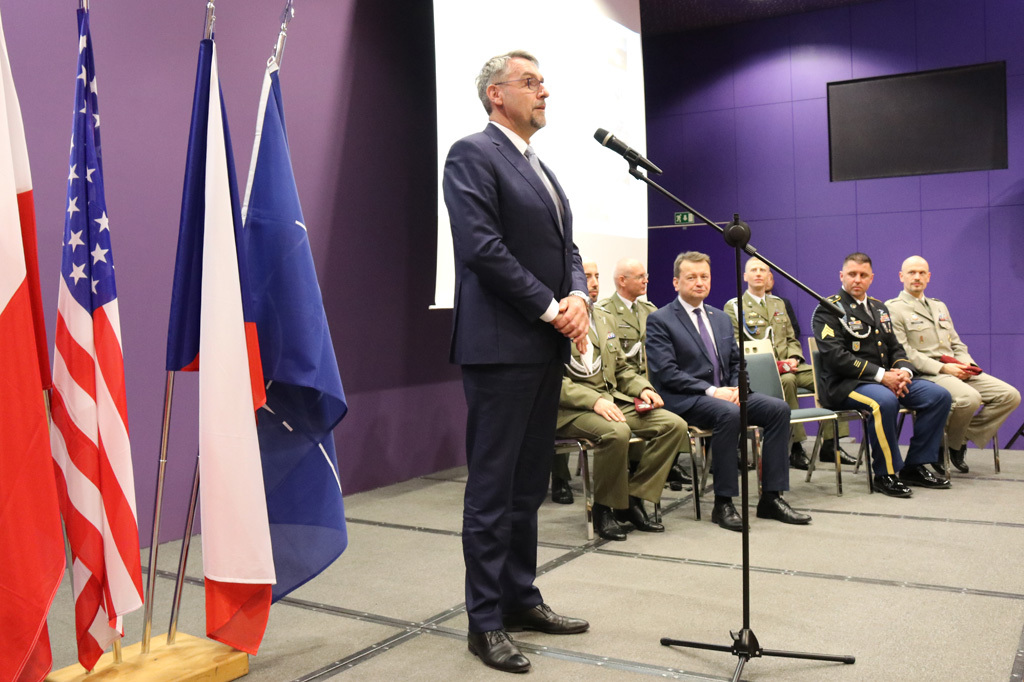 Ministr obrany Lubomír Metnar zdůraznil, že vstup do Severoatlantické aliance je pro Polsko i Česko významným okamžikem