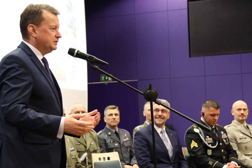 Ministr obrany Polska označil vojáky působící na zahraničních misích v Afghánistánu za hrdiny