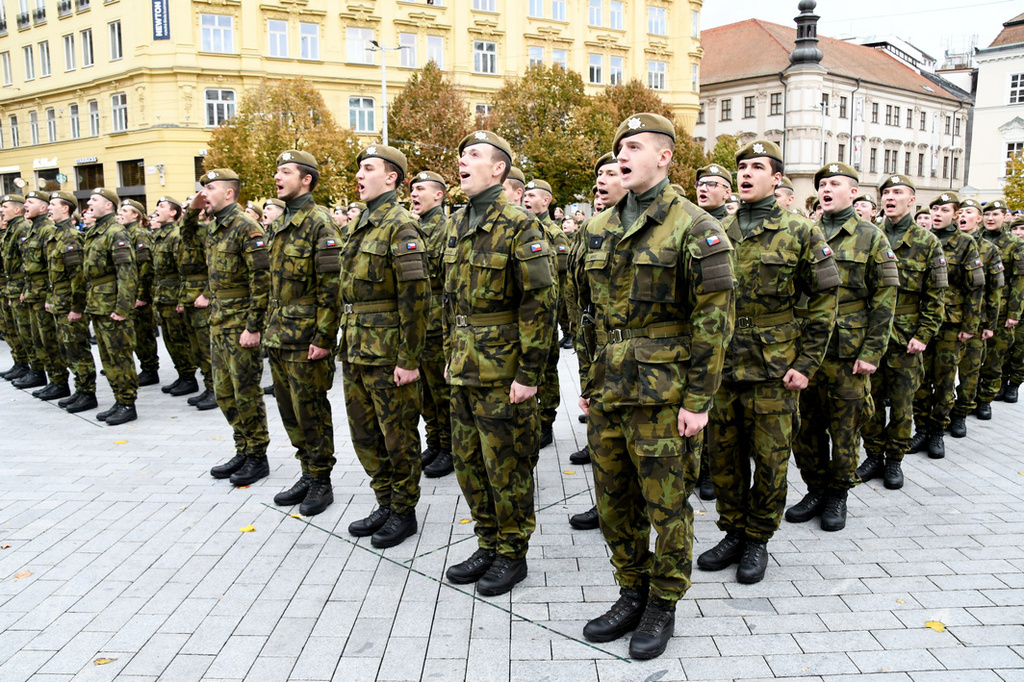Studenti Univerzity obrany složili vojenskou přísahu
