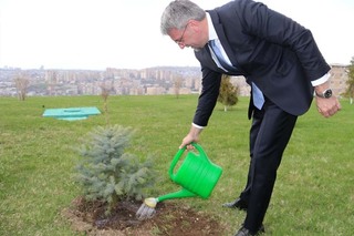 Ceremonie zasazení stromu 