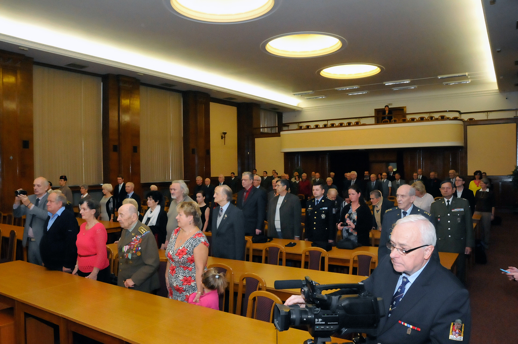 Účastníci slavnostního shromáždění k 73. výročí bojů o Kyjev a pravobřežní Ukrajinu