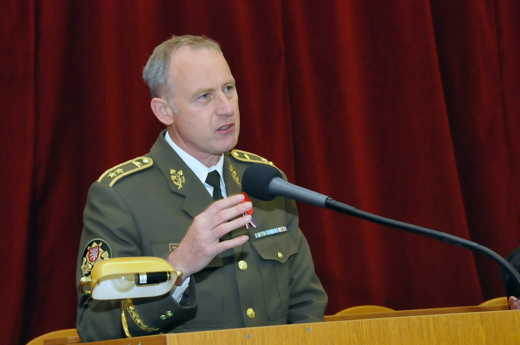 Zástupce náčelníka GŠ AČR generálmajor Jaroslav Kocián v závěrečném projevu poděkoval veteránům 2. světové války za jejich odvahu a statečnost