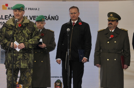 Modlitbu u příležitosti nadcházejícího Dne veteránů vedl hlavní kaplan AČR plukovník Jaroslav Kníchal