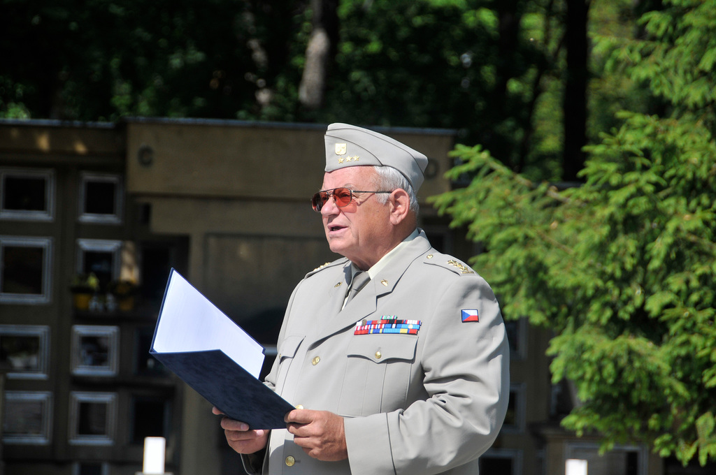 S proslovem vystoupil člen  předsednictva Československé obce legionářské plk. Jiří Vlasák