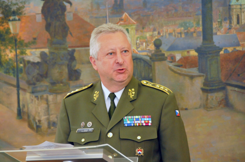 Generálporučík Jaromír Zůna zdůraznil potřebu kolových obrněných vozidel Titus pro AČR