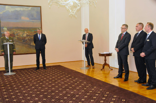 Ze slavnostního předání smluv k akvizici vozidel Titus na Ministerstvu obrany ČR