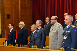 Část čestných hostů slavnostního setkání