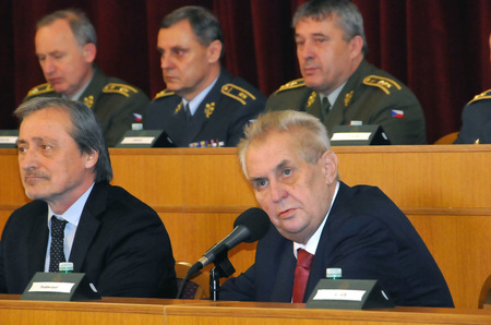 Prezident republiky a vrchní velitel Ozbrojených sil ČR Miloš Zeman ocenil práci vykonanou vojáky
