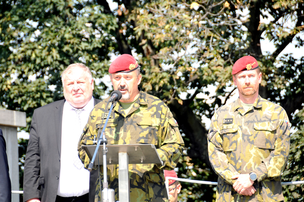 V projevu náčelník Generálního štábu AČR armádní generál Aleš Opata poděkoval vojákům za úspěšné splnění mise v Litvě