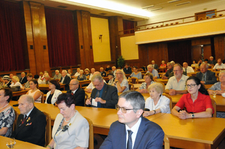 Účastníky slavnostního shromáždění, které pořádal Český svaz bojovníků za svobodu, byli domácí i zahraniční hosté