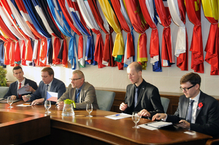 Česká delegace, která se zúčastnila jednání na Ministerstvu obrany ČR