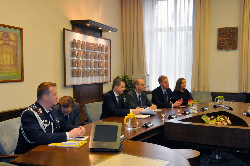 Německá delegace vedená parlamentním státním tajemníkem německého spolkového ministerstva obrany jednala v Praze