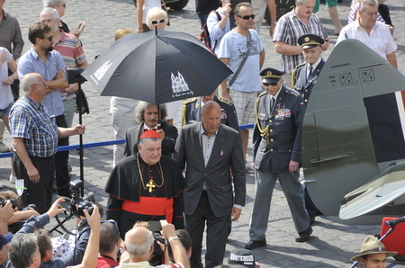 Ze vzpomínkové slavnosti k 70. výročí návratu československých letců RAF do vlasti - Hradčanské náměstí, Praha