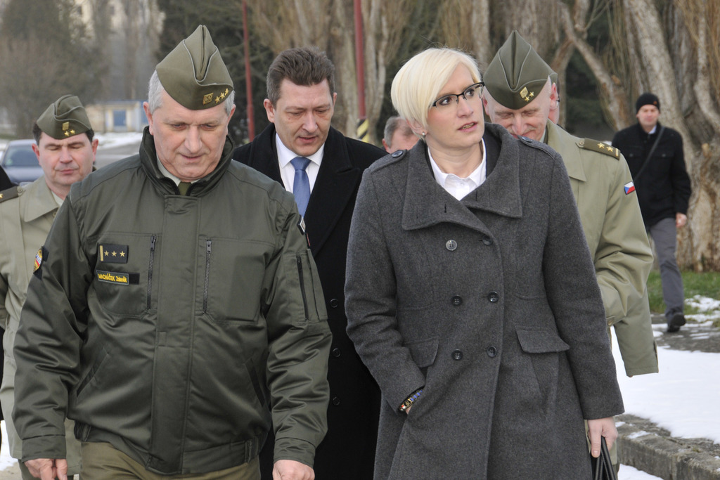 V doprovodu velení  si hosté prohlédli areál školy v Moravské Třebové
