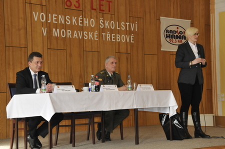 Z besedy se žáky a zaměstnanci školy
