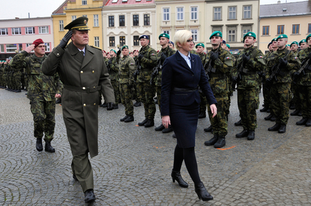 Přehlídka nastoupených jednotek na Masarykově náměstí ve Vyškově