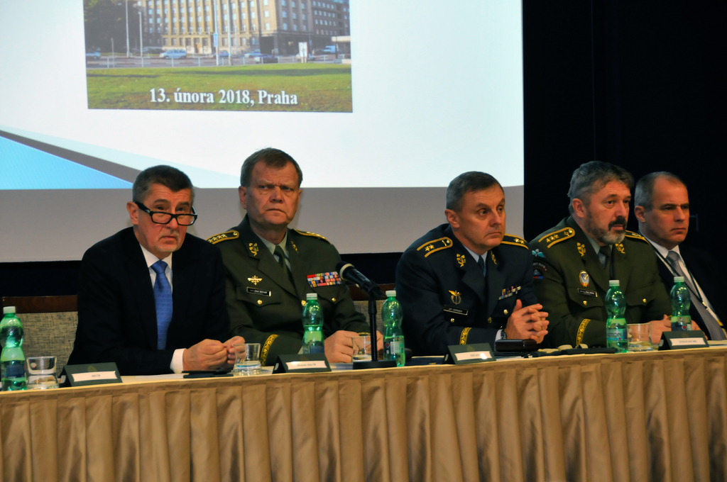 Část čestného předsednictva Velitelského shromáždění k vyhodnocení výcvikového roku 2017
