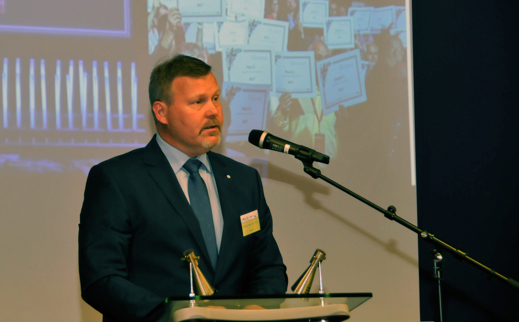 Ředitel Radek Tolar seznámil účastníky shromáždění s poznatky z kontrolní činnosti a vývojem pracovní a služební úrazovosti v resortu MO za rok 2017