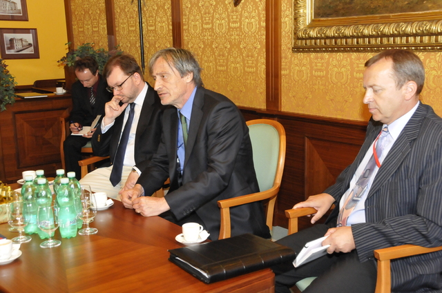 Martin Stropnický jednal s velvyslancem Saúdské Arábie 2