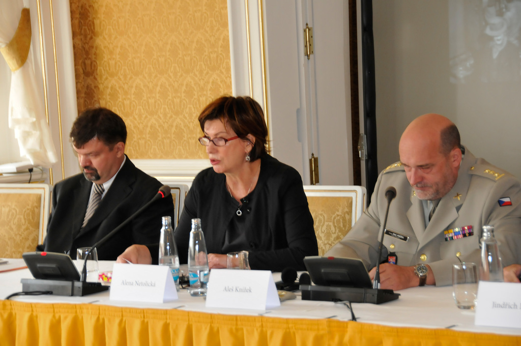 S úvodním projevem vystoupila náměstkyně ministra obrany Alena Netolická