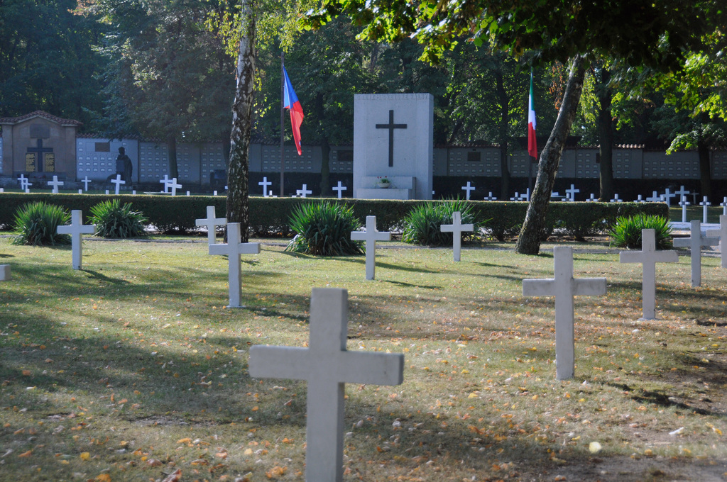 Čestné pohřebiště italských legionářů v Praze na Olšanských hřbitovech