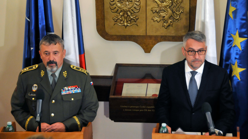 Ministr obrany a náčelník GŠ AČR potvrdili, že zranění vojáci jsou mimo ohrožení života