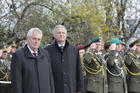 Prezidenta republiky Miloše Zemana na Vítkově doprovázel ministr obrany Vlastimil Picek