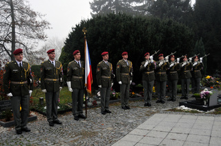 Čestná stráž Armády České republiky se postarala o čestné salvy