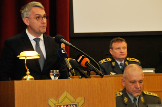 Ministr obrany Lubomír Metnar připomněl, že povinností České republiky je přispívat k bezpečnosti euroatlantického prostoru