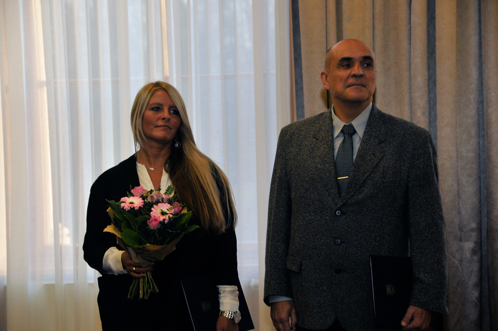 Referentka životního prostředí při KVV újezdních úřadů Arnoštka Jelínková byla jednou z oceněných, spolu s ní je na snímku řídící letového provozu z Pardubic Lubomír Berkovec