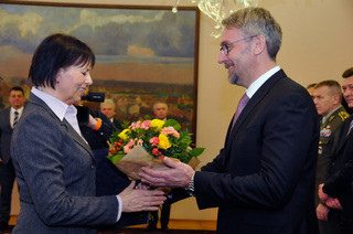 Jste zkušení a spolehliví profesionálové, řekl ministr obrany při oceňování občanských zaměstnanců resortu