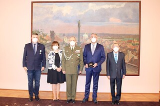 Ministr obrany ocenil válečné veterány z Perského zálivu
