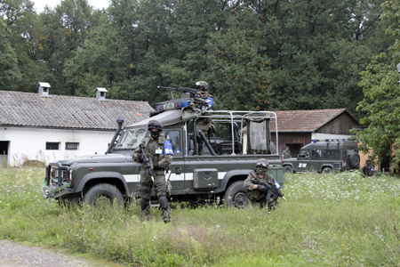 Vozidlo Land Rover polské vojenské policie