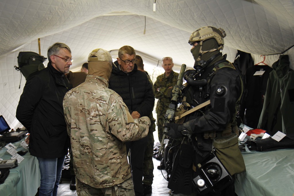 Z návštěvy premiéra Andreje Babiše a ministra obrany Lubomíra Metnara u 601. skupiny speciálních sil