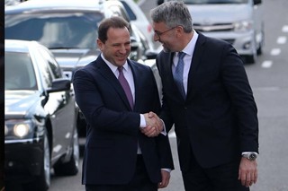 Ministr obrany Lubomír Metnar se svým protějškem Davidem Tonoyanem  