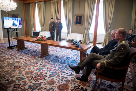 Prezident republiky přijal náčelníka Generálního štábu AČR a spojil se s vojáky v zahraničních misích
