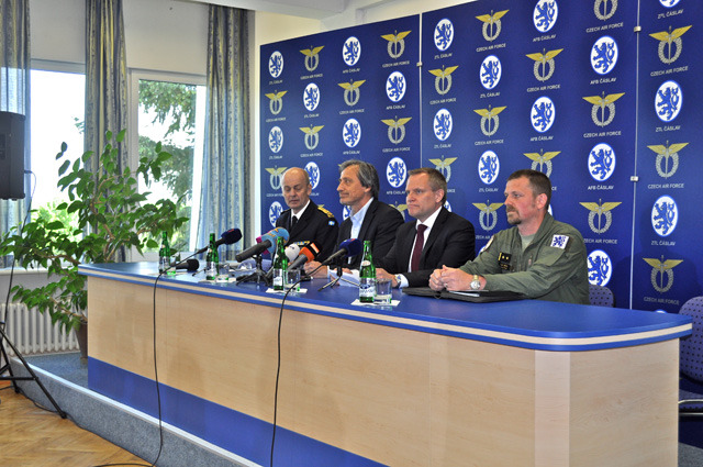 Tisková konference na 21. základně taktického letectva Čáslav