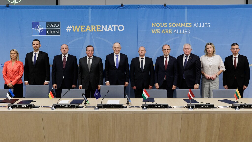 Ze zasedání ministrů obrany NATO v Bruselu