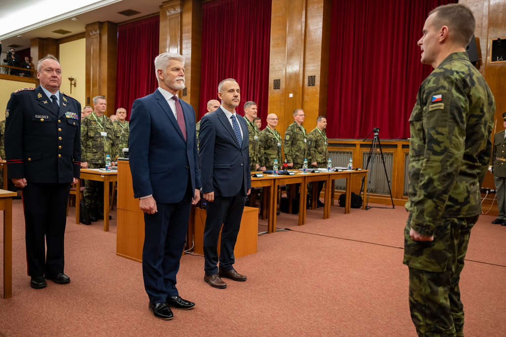 Prezident republiky Petr Pavel při příchodu na velitelské shromáždění