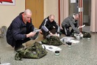 Ve výstrojním skladu se tašky pomalu plní vším, co budou nováčci potřebovat