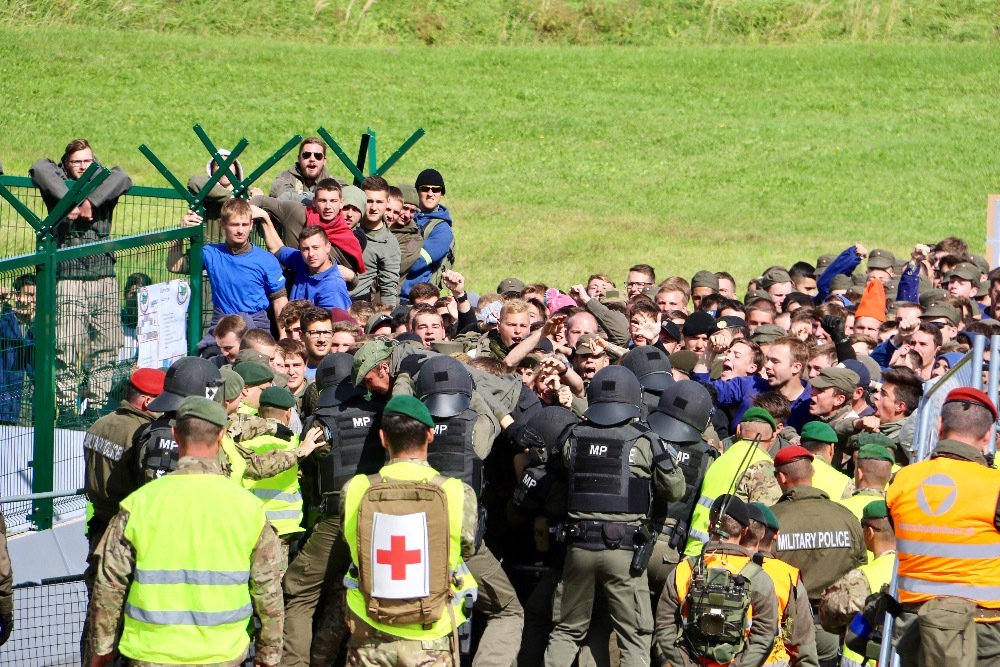 Improvizovaná hranice na cvičení 