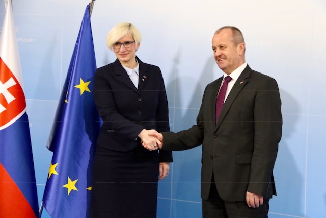 Ministryně obrany Karla Šlechtová a její slovenský protějšek Peter Gajdoš
