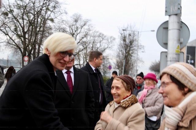 Ministryně obrany Karla Šlechtová a obyvatelé Slovenska