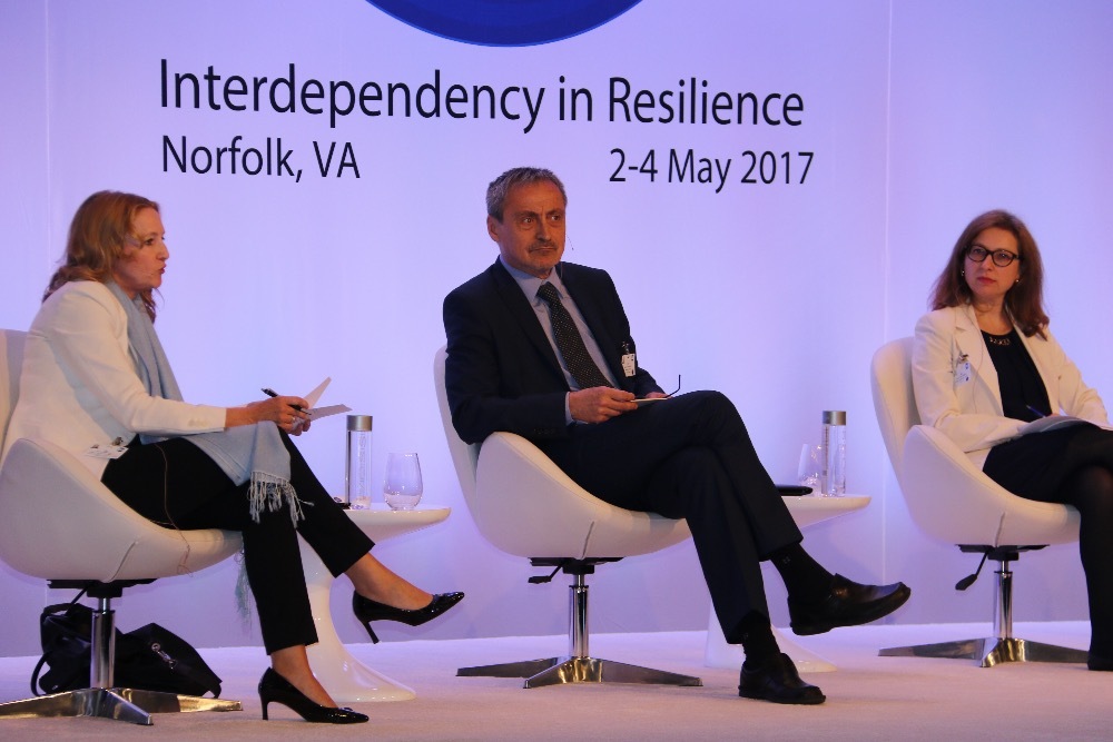 Český ministr obrany se na konferenci věnoval zejména hybridním hrozbám 