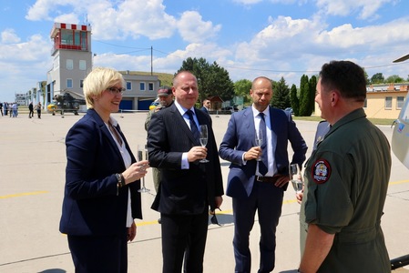Ministryně obrany Karla Šlechtová na slavnostní ceremonii výměny vrtulníků