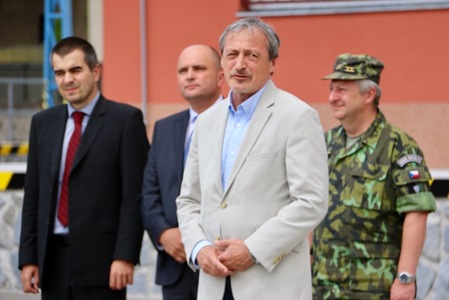Ministr obrany Martin Stropnický také řekl, že výrobní schopnosti na vlastním území mají pro stát strategický význam
