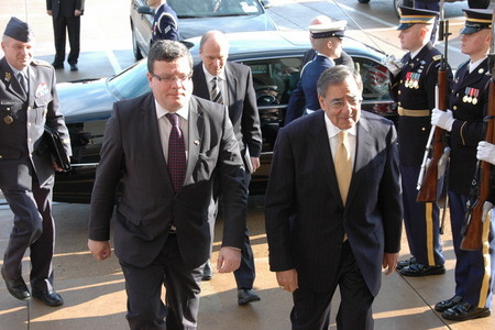 Ilustrační foto: Alexandr Vondra a Leon Panetta