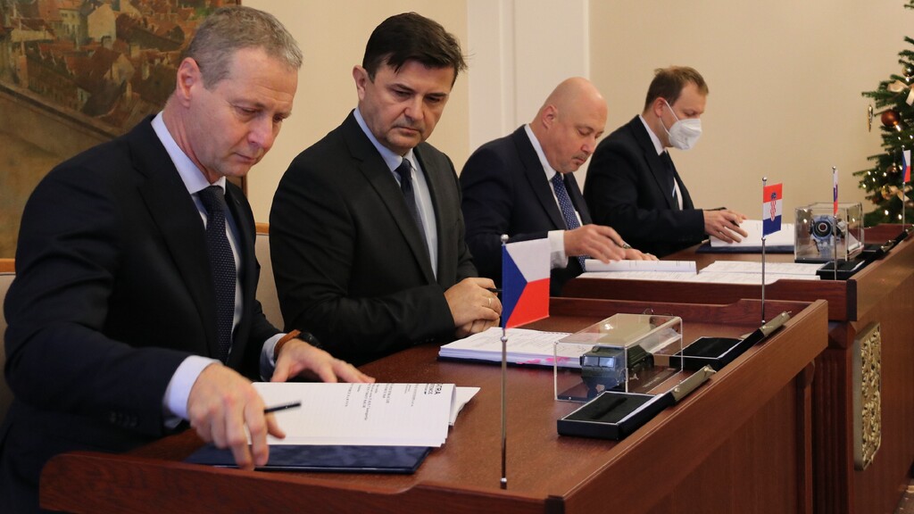 Ke kontraktu na pořízení vozidel Tatra T-815 se po Slovensku připojilo i Chorvatsko